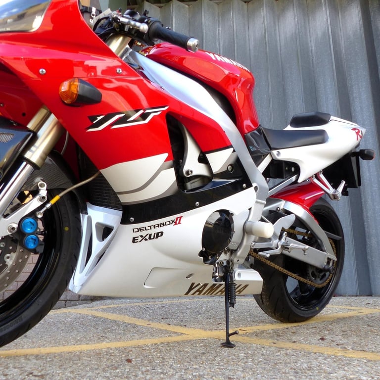 2000 Yamaha YZF-R1 – Increasingly Rare, Superb Condition, Only 13,239 Miles