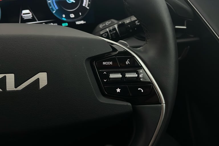  Kia Niro Plug In Hybrid 1.6 Gdi 11.1kwh 4 Suv 5dr Petrol Plug In Hybrid Dct