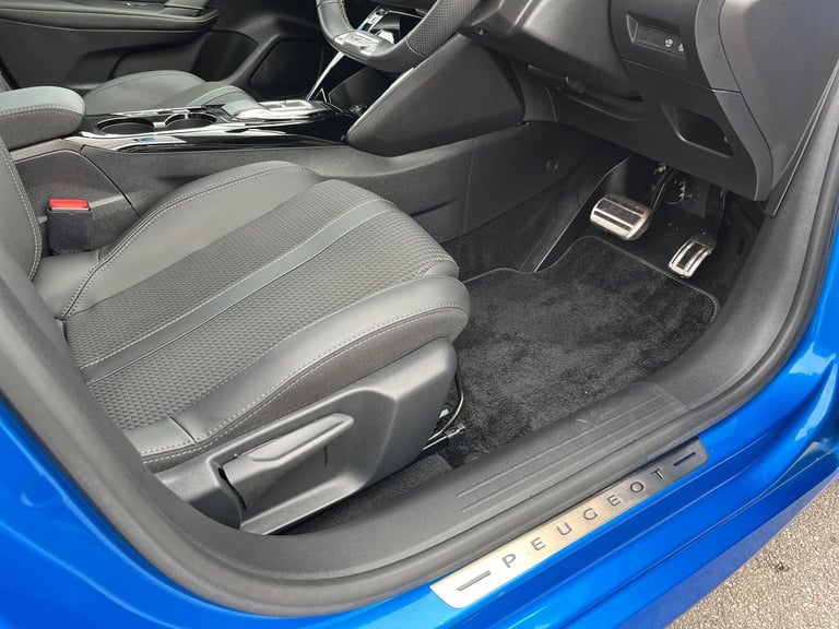  Peugeot 208 1.2 Puretech Gt Hatchback 5dr Petrol Eat Euro 6 s/s 130 Ps Petrol
