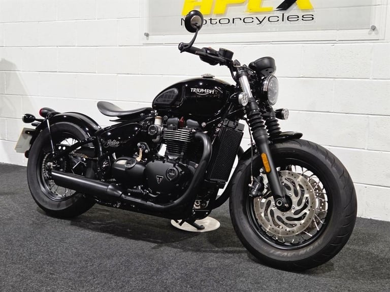 Triumph Bobber BLACK! LOADS OF EXTRAS