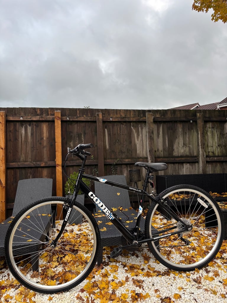 Men’s Lightweight APOLLO Code Hybrid Bike (Fantastic Condition)