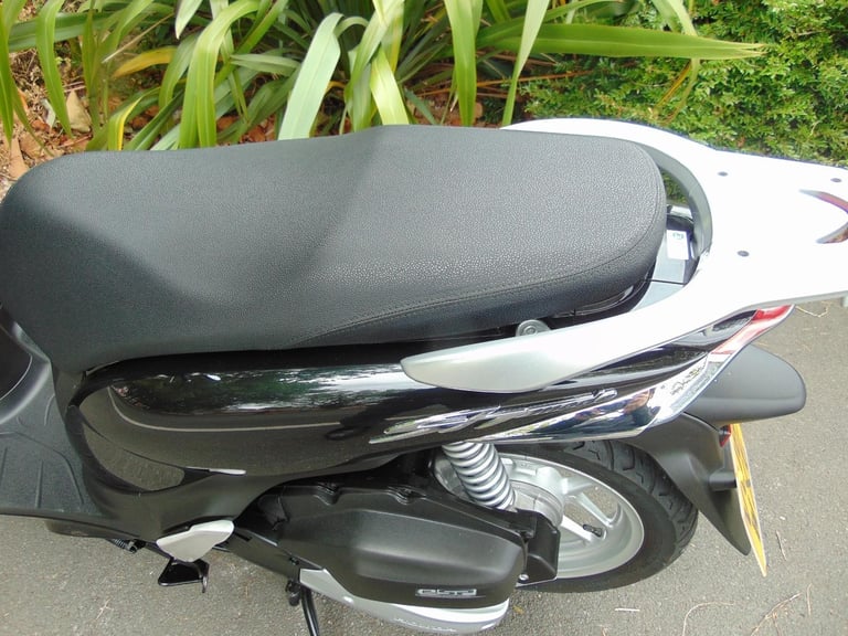 Honda ANC 125 F SH125 Automatic Scooter 2016 very low miles little used from new