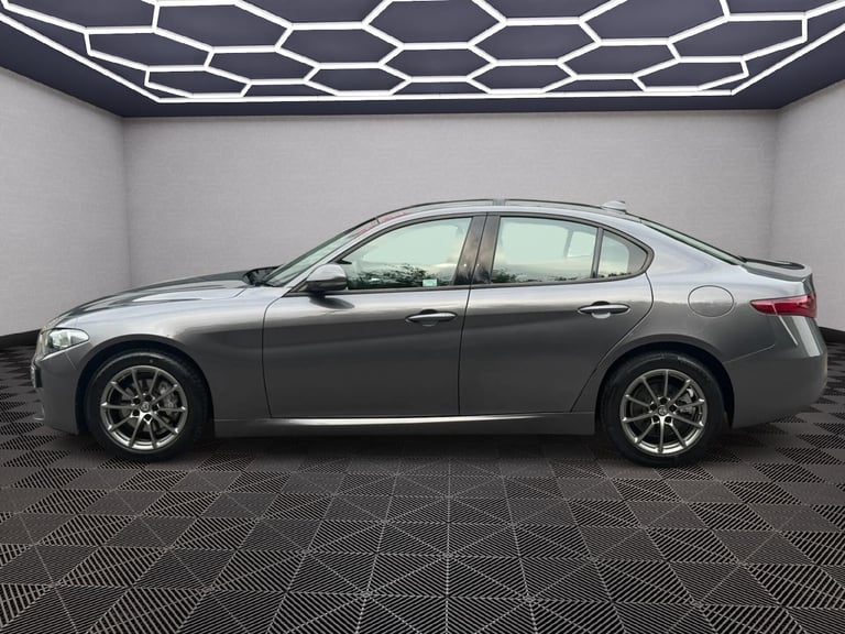 2019 Alfa Romeo Giulia 2.0T Super Auto Euro 6 (s/s) 4dr SALOON Petrol Automatic