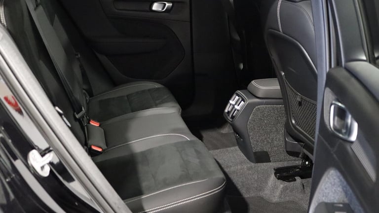 2025 Volvo XC40 B4 (P) Ultra Black Edition (Sunroof, Harman Kardon, 360 Camera) ESTATE Petrol/Ele...