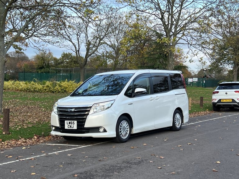 2015 Toyota Noah MPV Hybrid Electric  Automatic