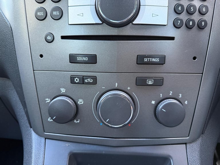 Vauxhall Zafira 1.6 Breeze Euro 4 5dr Petrol Manual - Image 45