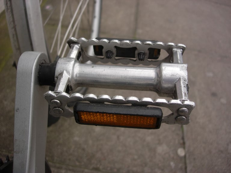 Electric Bike/ Hybrid/ Commuter Bike by Specialized, White, Medium, JUST SERVICED/ CHEAP PRICE!!!