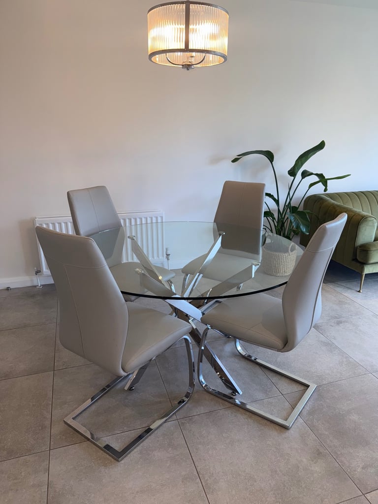 Table & 4 chairs