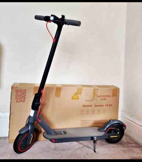 AOVO ES80 Electric Scooter