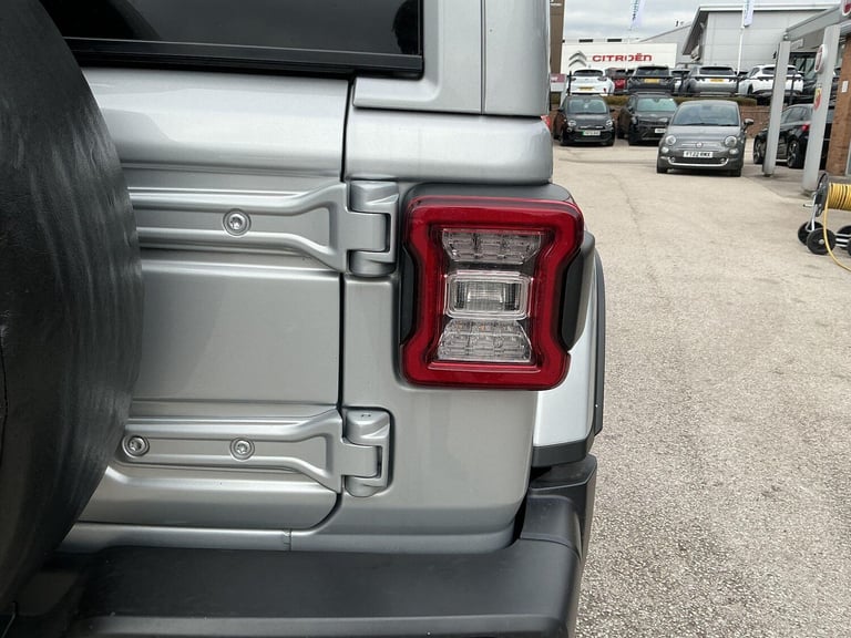 2025 Jeep Wrangler Sahara 2.0 272hp 4x4 Auto8 CONVERTIBLE Petrol Automatic