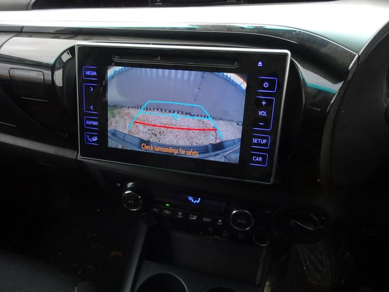 2016 66 REG TOYOTA HILUX INVINCIBLE D-4D 4WD DIESEL AUTO DAMAGED SALVAGE