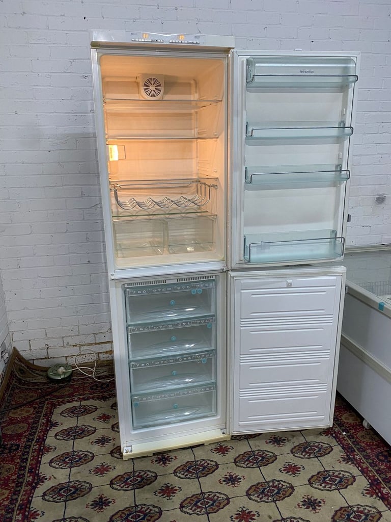 🚚 TopBrand Miele Tall 2M Fridge Freezer