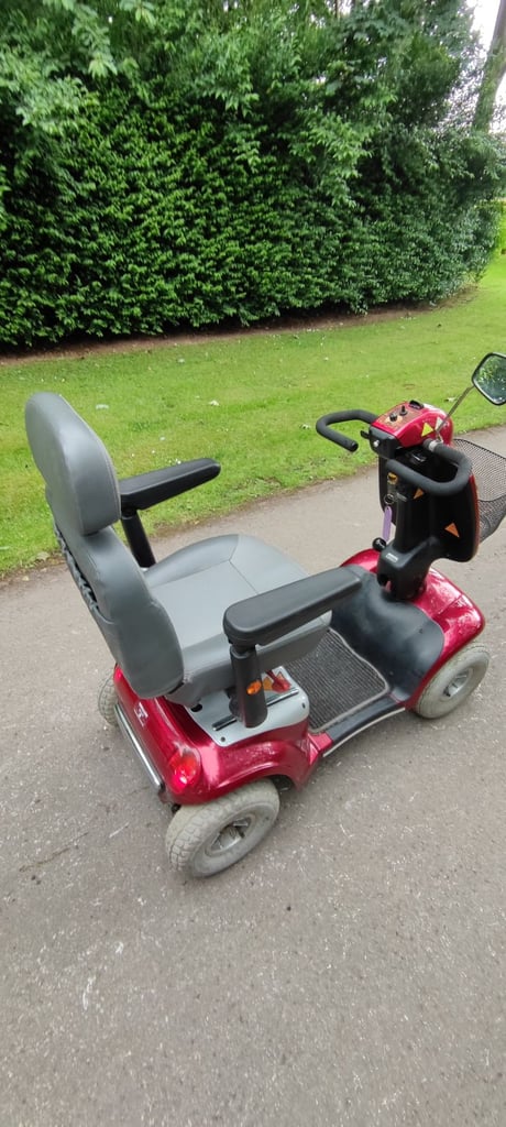 Shoprider 8mph road legal mobility scooter. Local delivery available. £249