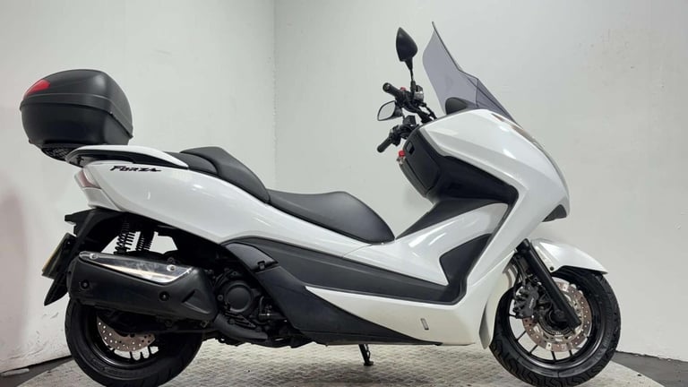 Honda Forza 2013 25K NEW MOT WARRANTY MAXI SCOOTER