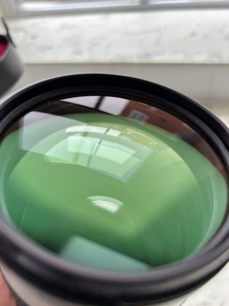 Canon EF 70-200mm f/2.8 L USM – Legendary Pro Telephoto Zoom – Boxed with Hood & Case