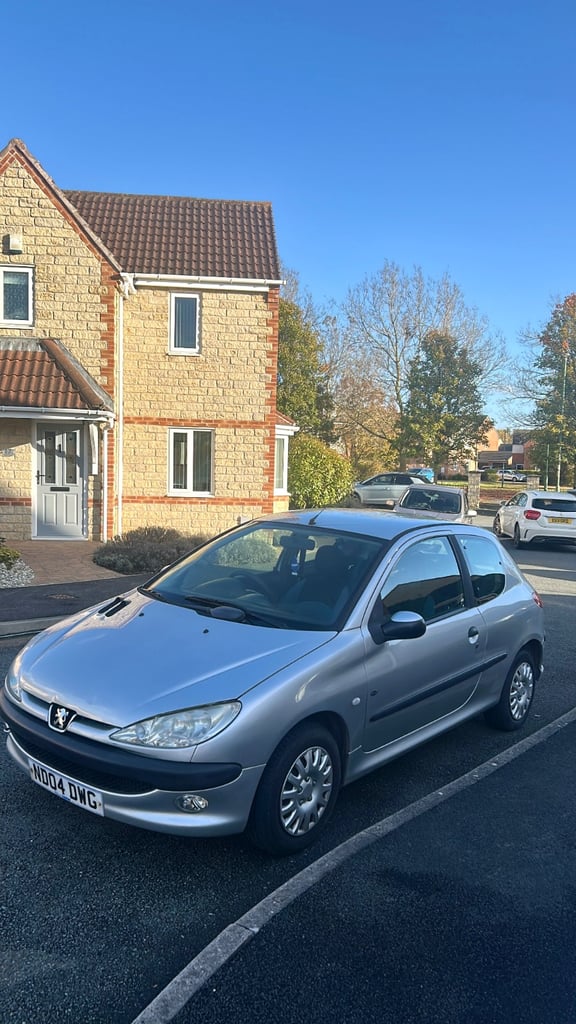 Peugeot, 206, Hatchback, 2004, Manual, 1124 (cc), 3 doors