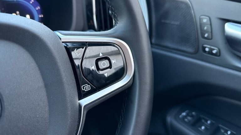 2024 Volvo XC60 Plus, B5 AWD Mild hybrid, Petrol, Dark Estate Petrol Automatic