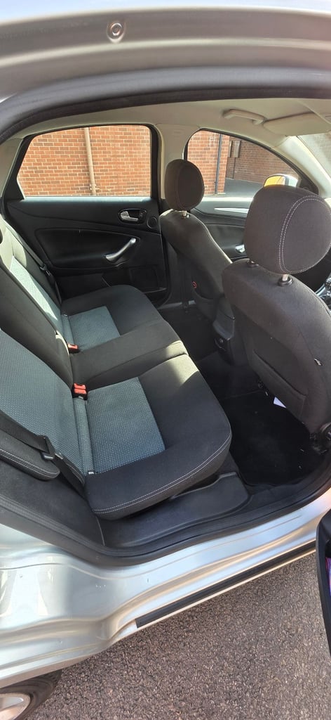 Ford, MONDEO, FULL SERVICE HISTORY Hatchback, 2009, Manual, 1997 (cc), 5 doors