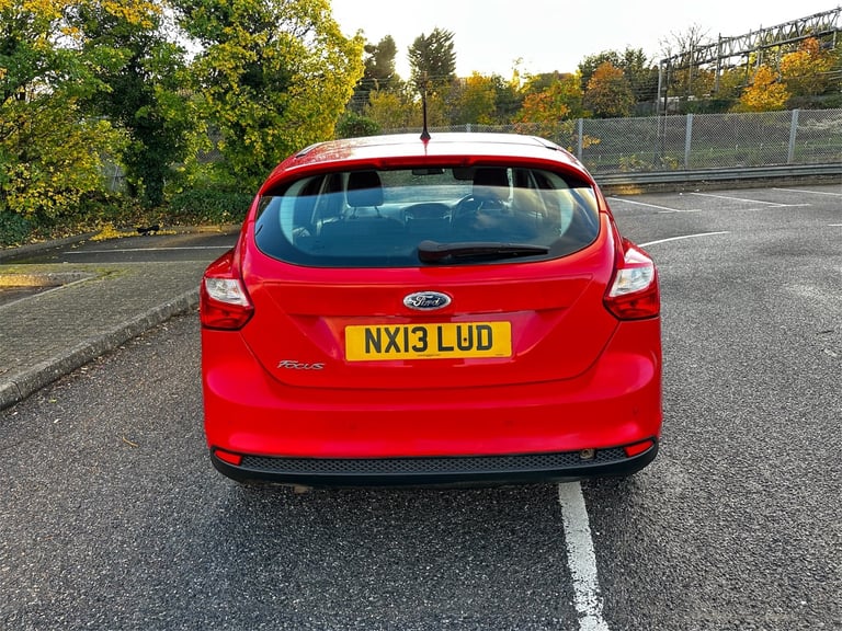 FORD Focus 1.5 Petrol 5 Doors 2013 with Parking Sensors & Low Mileage