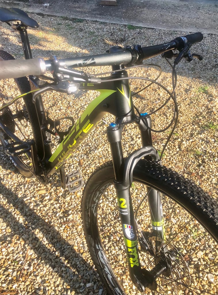 Whyte 29C carbon cross country mountain bike