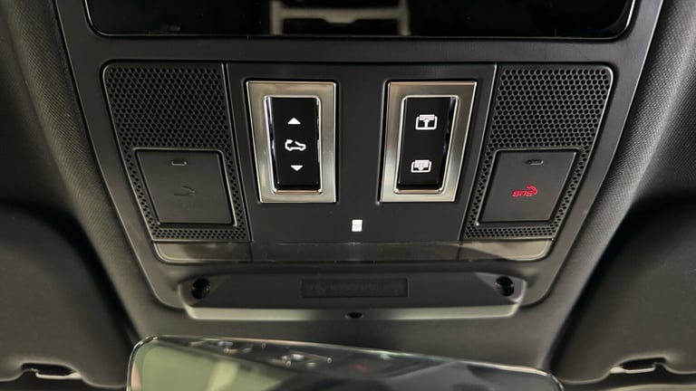 2025 Land Rover Defender 3.0 D350 X-Dynamic HSE 110 5dr Auto ESTATE DIESEL Automatic