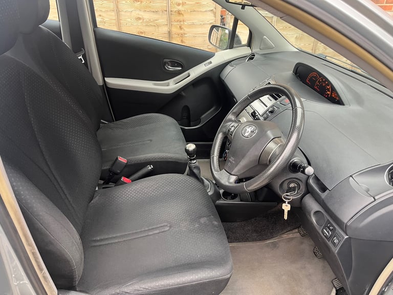 Toyota, YARIS, Hatchback, 2010, Manual, 1329 (cc), 5 doors