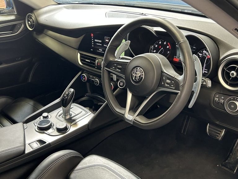 2018 Alfa Romeo Giulia 2.0T Veloce Saloon 4dr Petrol Auto Euro 6 (s/s) (280 ps) Saloon Petrol Aut...