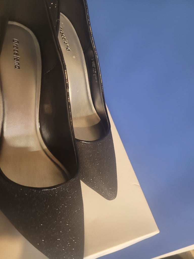 Festive heels UK6 