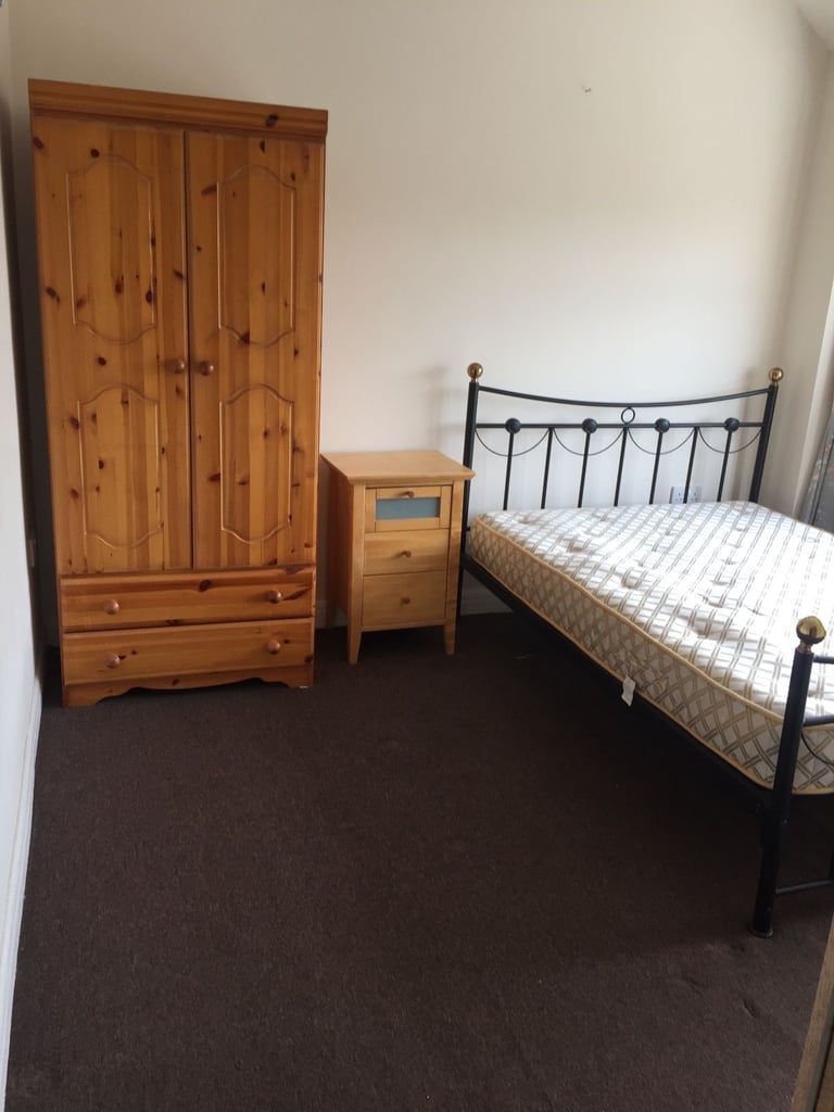 Double room near JR, Brookes and city center. Headley way, Headington. 