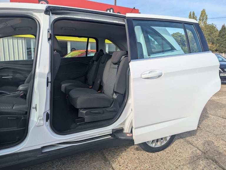 FORD GRAND C-MAX 1.5 TITANIUM DIESEL FULL SERVICE HISTORY NEW CAMBELT KIT