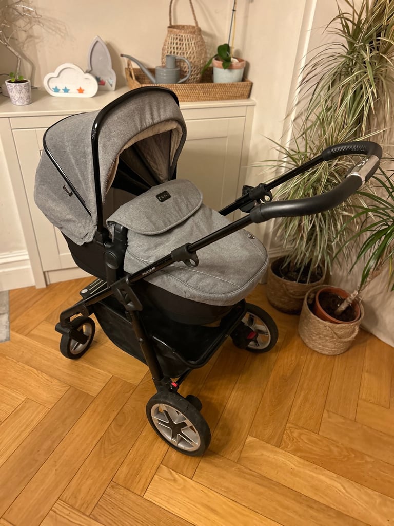 image for Stylish Limited Edition Silver Cross Pram/ Pushchair, grey with stunning fur liner