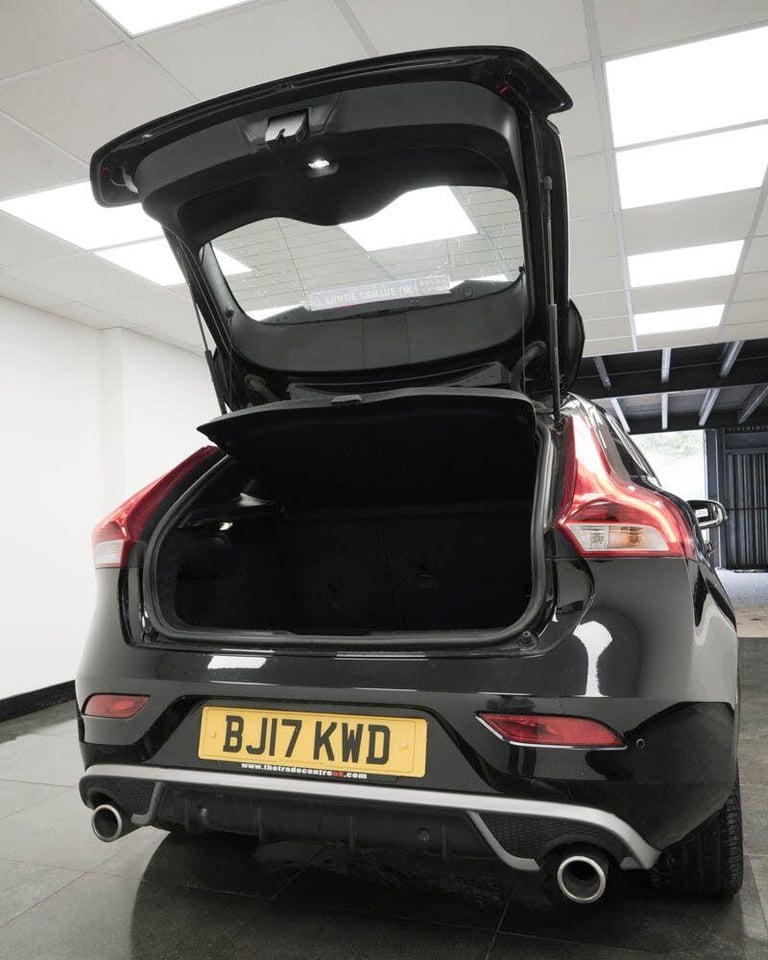  Volvo V40 2.0 D2 R-Design Nav Plus Euro 6 (s/s) 5dr Diesel Manual