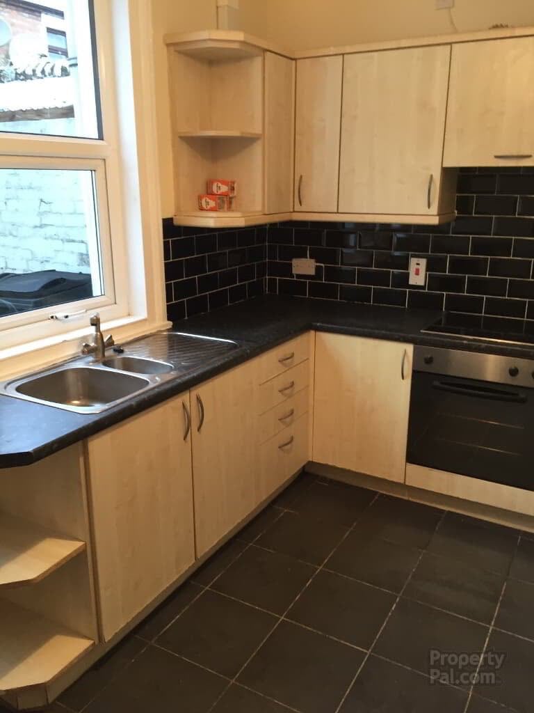 2 bed mid-terrace House Donegal Road Area