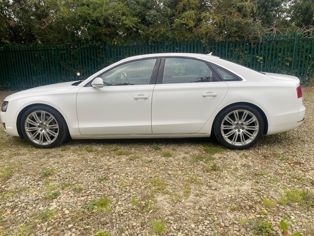2011 Audi A8 3.0 TDI Quattro SE TIP Auto - 20'' ALLOY WHEELS - FULLY LOADED - 6 STAMPS SALOON Die...