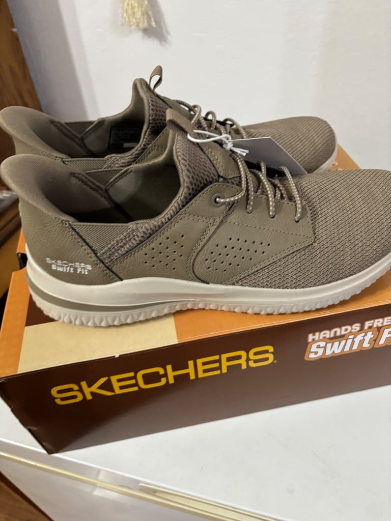 image for BRAND NEW HAND FREE SKECHERS 👟 