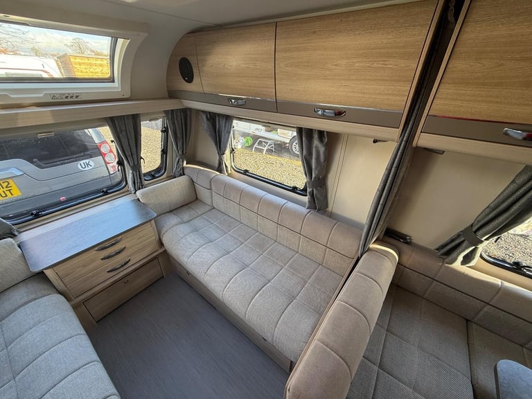 Elddis Avante 866 8ft wide, 6 berth, fixed bed 2019