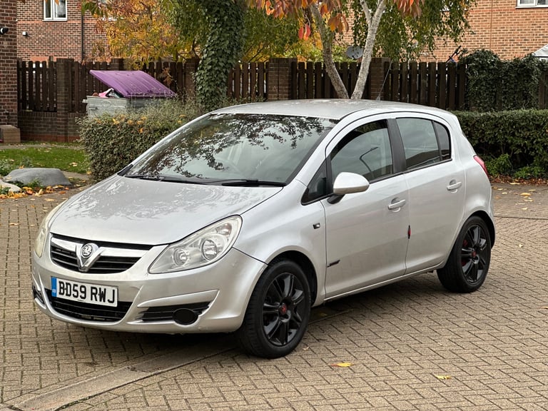 2010 Vauxhall Corsa Design Automatic 1.4L Petrol 67K Miles Full Service History 1YR NEW MOT  1 OWNER