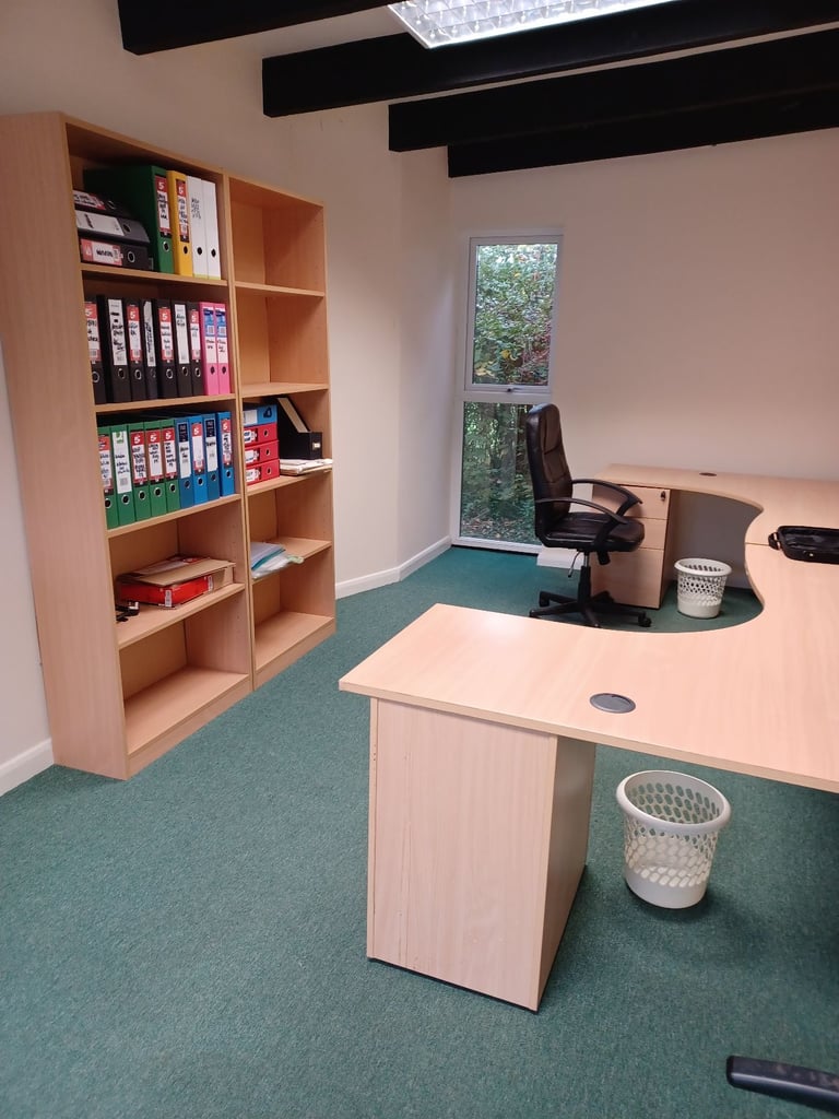 OFFICE / STORAGE TO LET IN BANWELL BS29 6ET 230 sq. ft