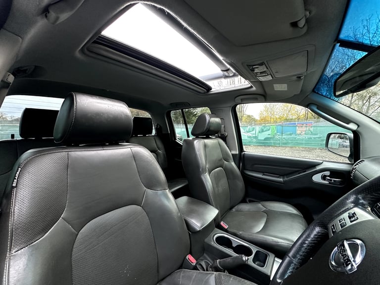 2013 Nissan Navara 3.0 dCi V6 Outlaw 4WD Diesel 4-Door Diesel