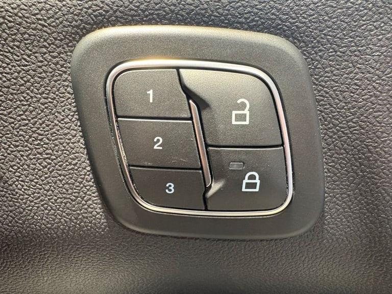 2022 Ford Kuga 2.5 Duratec 14.4kWh Vignale SUV 5dr Petrol Plug-in Hybrid CVT Euro 6 (s/s)  HATCHB...