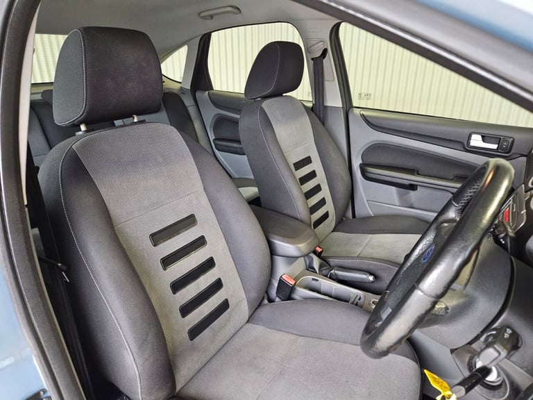 2009 Ford Focus 1.6 Zetec Hatchback 5dr Petrol Manual (161 g/km, 99 bhp) Hatchback Petrol Manual