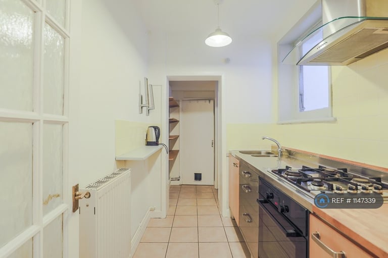 2 bedroom flat in Norwood Road, London, SE24 (2 bed) (#1147339)