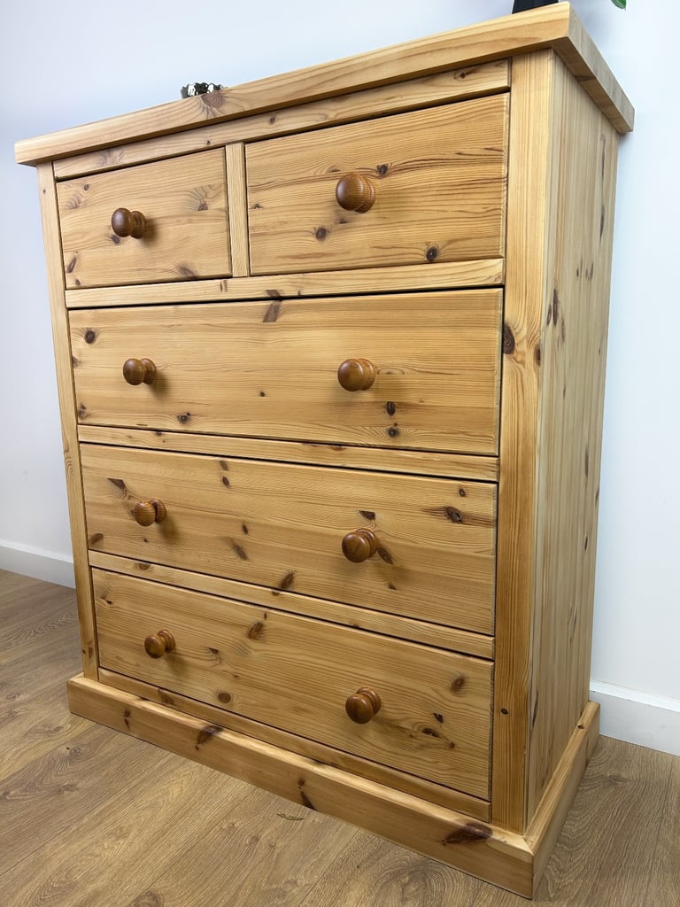 QAULITY CHEST OF DRAWERS 