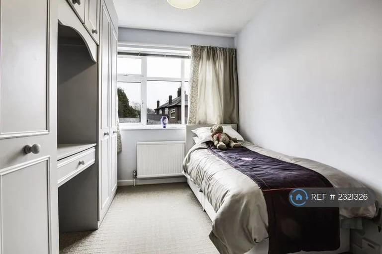 3 bedroom house in Torrington Road, Manchester, M27 (3 bed) (#2321326)
