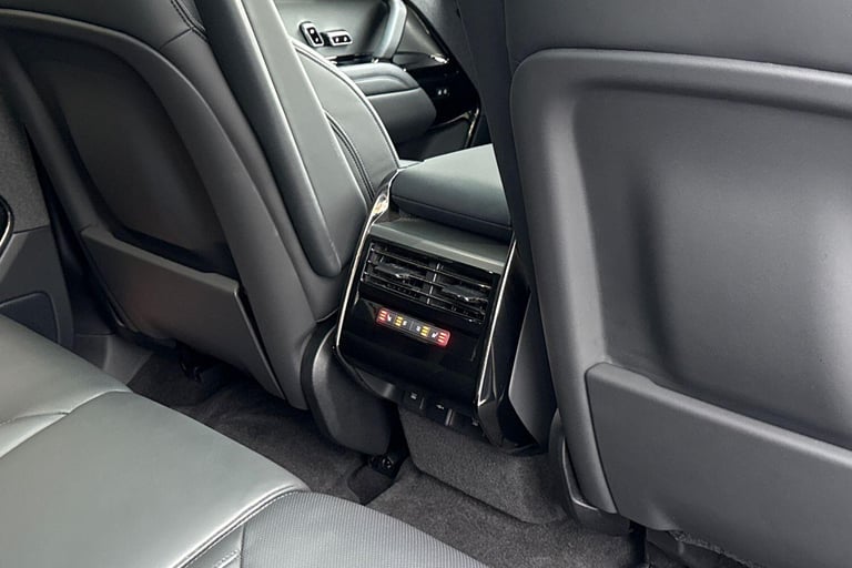 2023 Land Rover Range Rover Sport 3.0 D300 MHEV Dynamic SE SUV 5dr Diesel Auto 4WD Euro 6 (s/s) (...