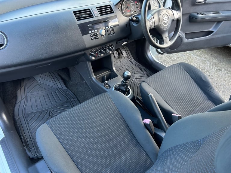 SUZUKI SWIFT 1.3 PETROL ONLY 36.000 LOW MILES MOT MARCH 26 FANTASTIC CONDITION 