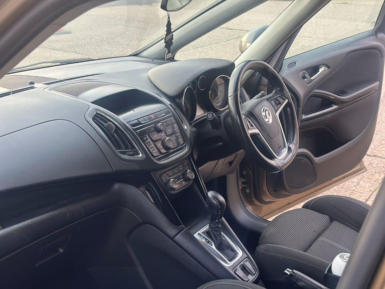 VAUXHALL ZAFIRA TOURER 2.0 CDTi SRi 2013