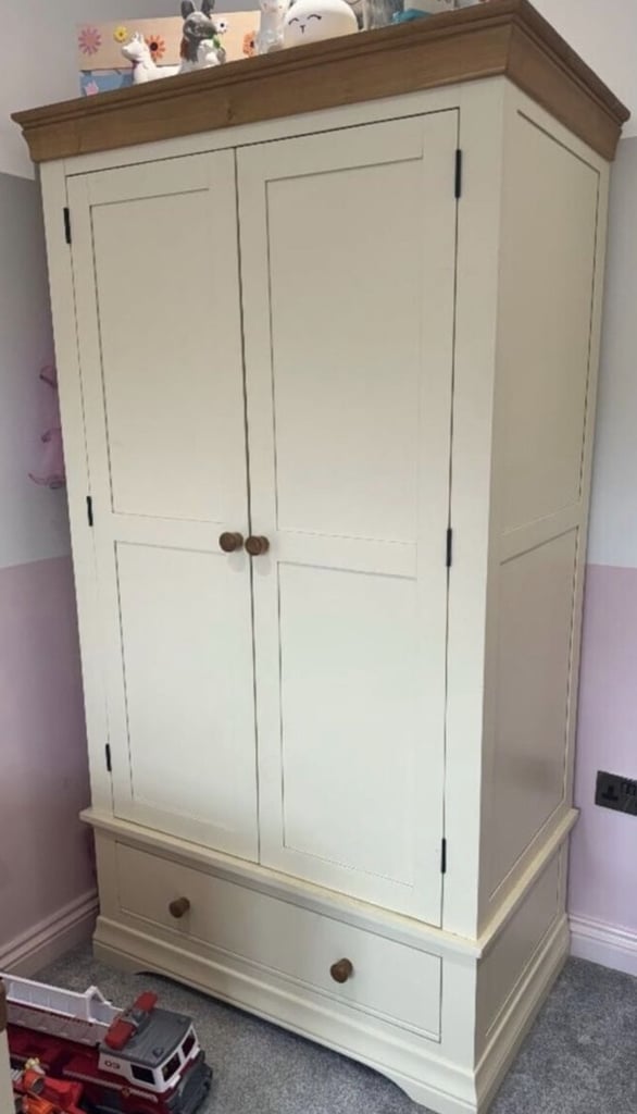 Oak furniture land wardrobe