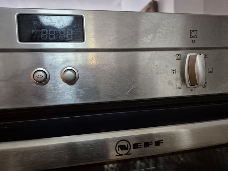 Neff fan oven. Clean and in excellent condition. 
