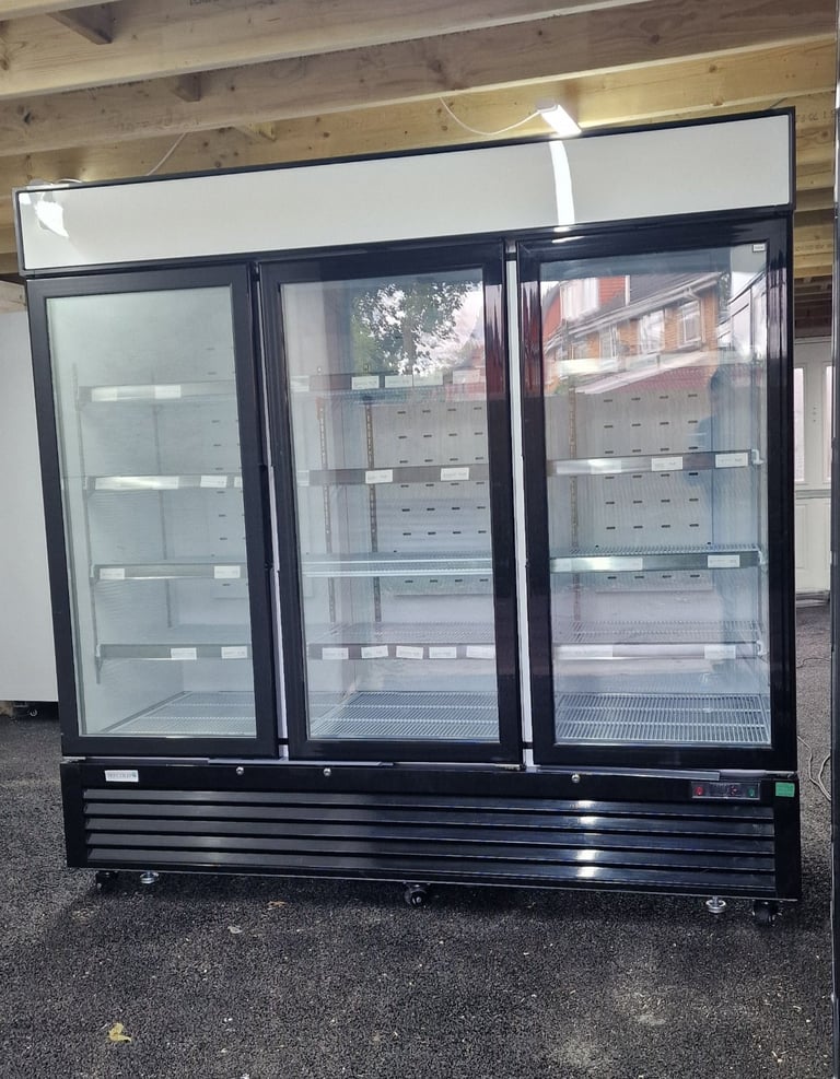 image for INTERLEVIN NEW B GRADE COMMERCIAL 3 DOORS DISPLAY FREEZER WITH LED LIGHTS FULLY WORKING 7 AVAILABLE 